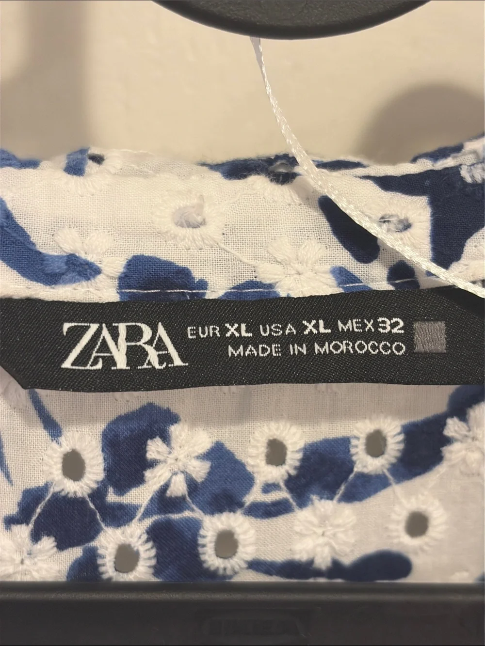 Zara White and Blue Floral Belted Midi Dress - Picture 2 of 6